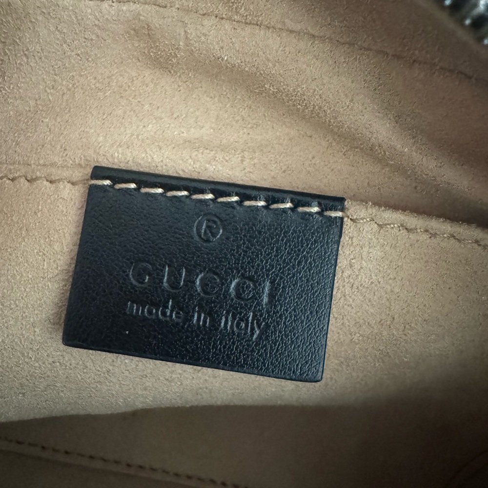 Gucci GG Marmont Small Camera Bag - Picture 4 of 6
